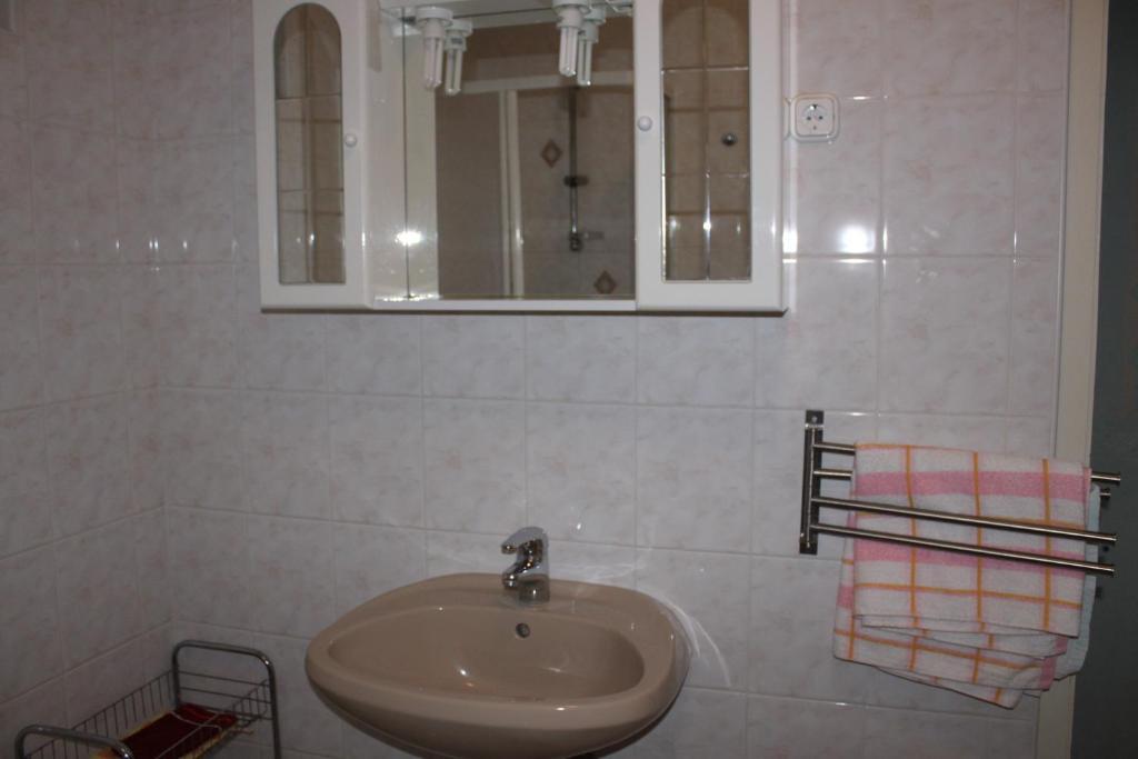 Orwa Apartmanok - Fenyofa Koez Zalakaros Kamer foto