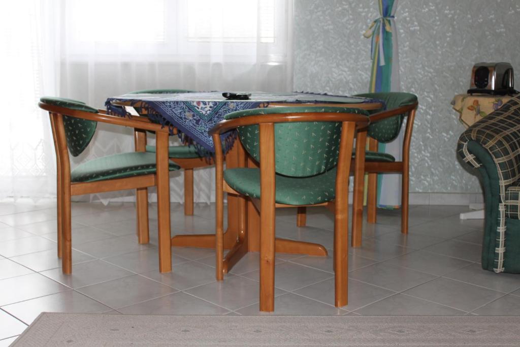 Orwa Apartmanok - Fenyofa Koez Zalakaros Kamer foto